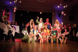 Großer Hofstaat: Tanzender Elferrat